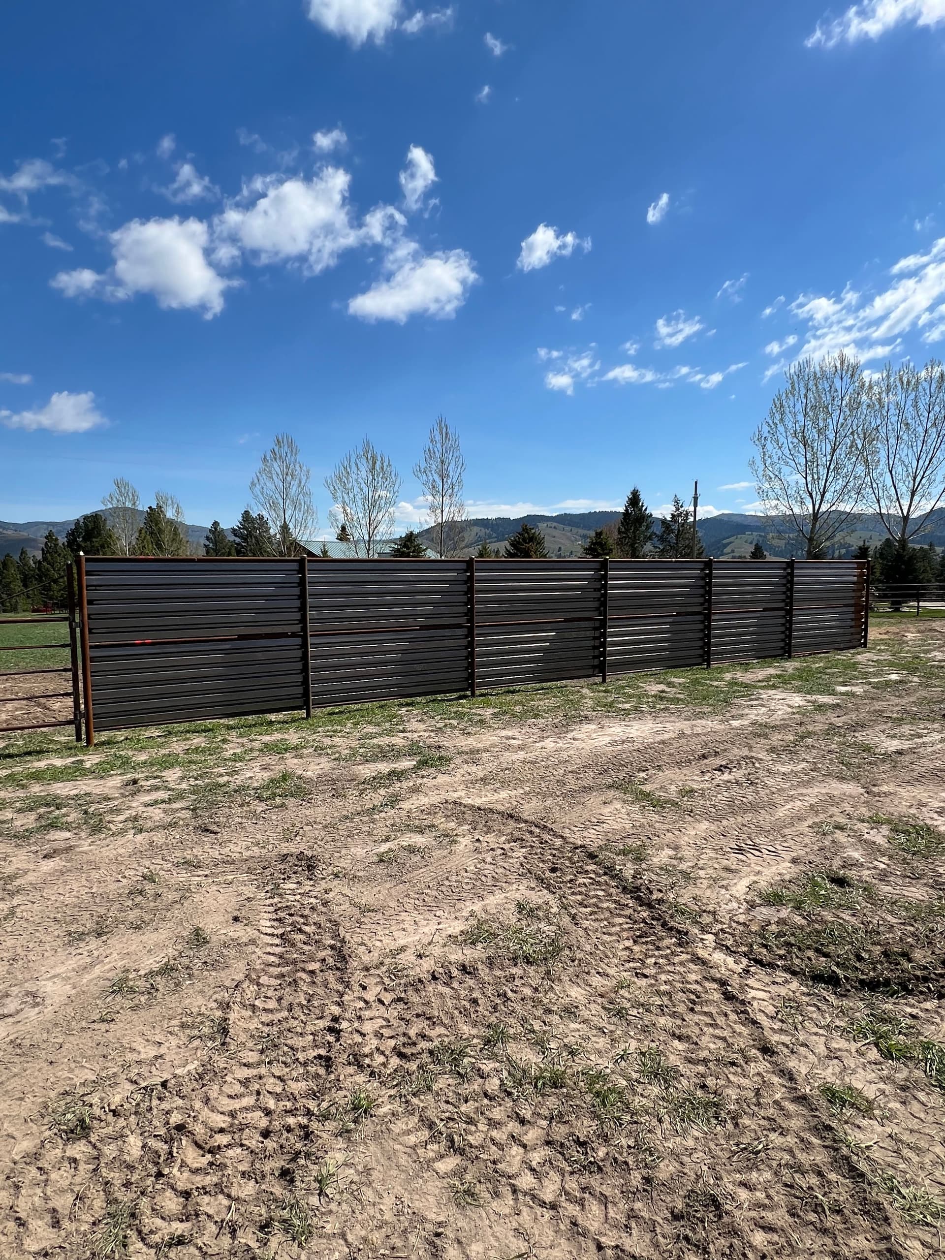 Gallery photos for Privacy Metal Fence and Gate Built to Last: Image #1