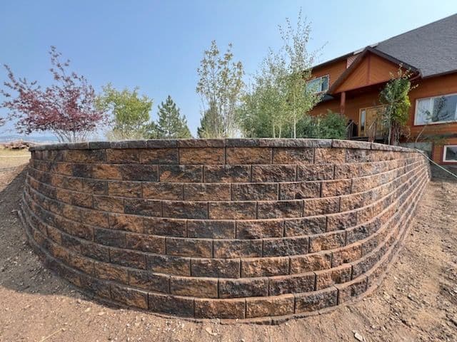 Gallery photos for Expertly Crafted Retaining Walls Enhance Landscape: Image #2